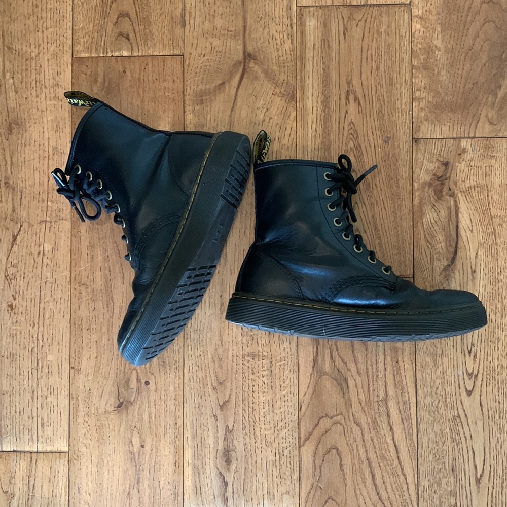 Dr. Martens Boots Size USL 6